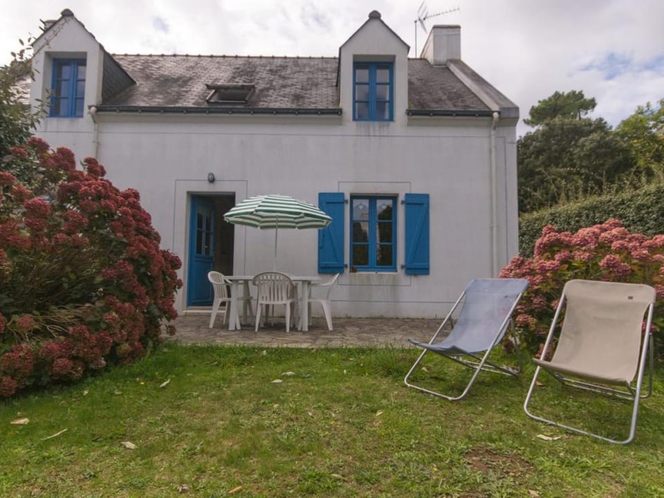 Maison mitoyenne proche plage et centre, calme et confort - FR-1-418-116 House in Brittany