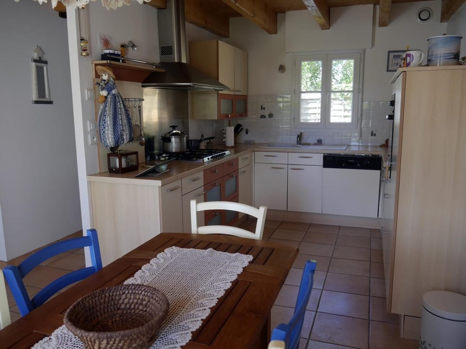 Maison confortable à Sauzon, calme et proche plage - FR-1-418-126 House in Brittany