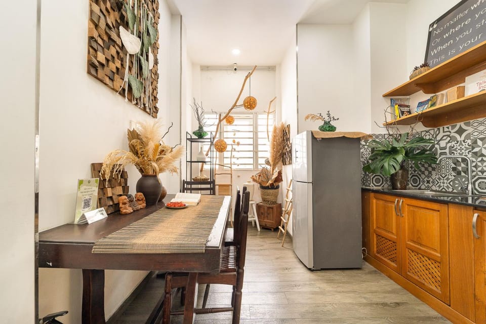 Kitchen or kitchenette, Internal: Not applicable to any particular room