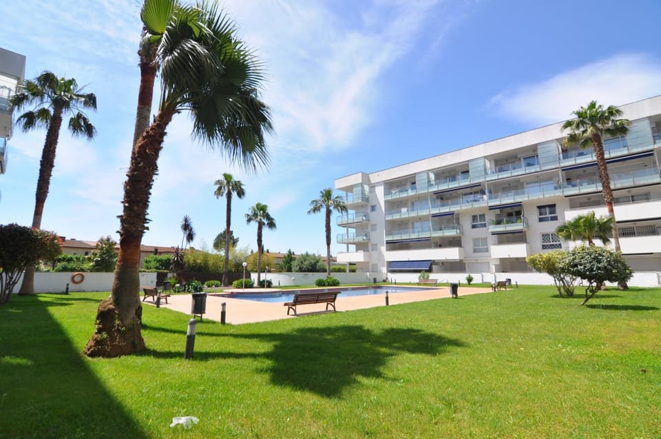 Property building, Pool view, Swimming pool