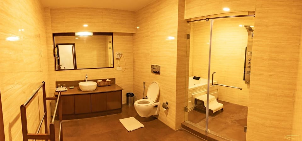 Shower, Toilet