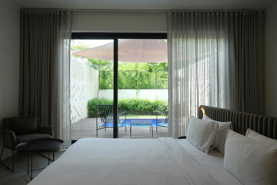Bedroom, Pool view, Swimming pool