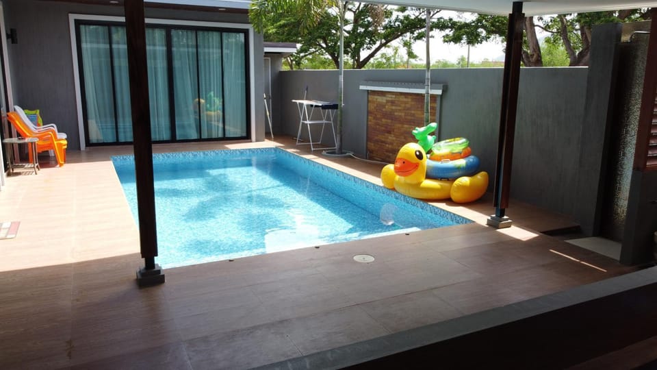 Pool view, Swimming pool