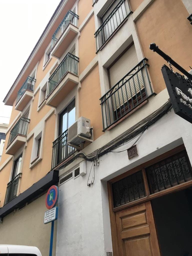 Restaurant/places to eat, Facade/entrance