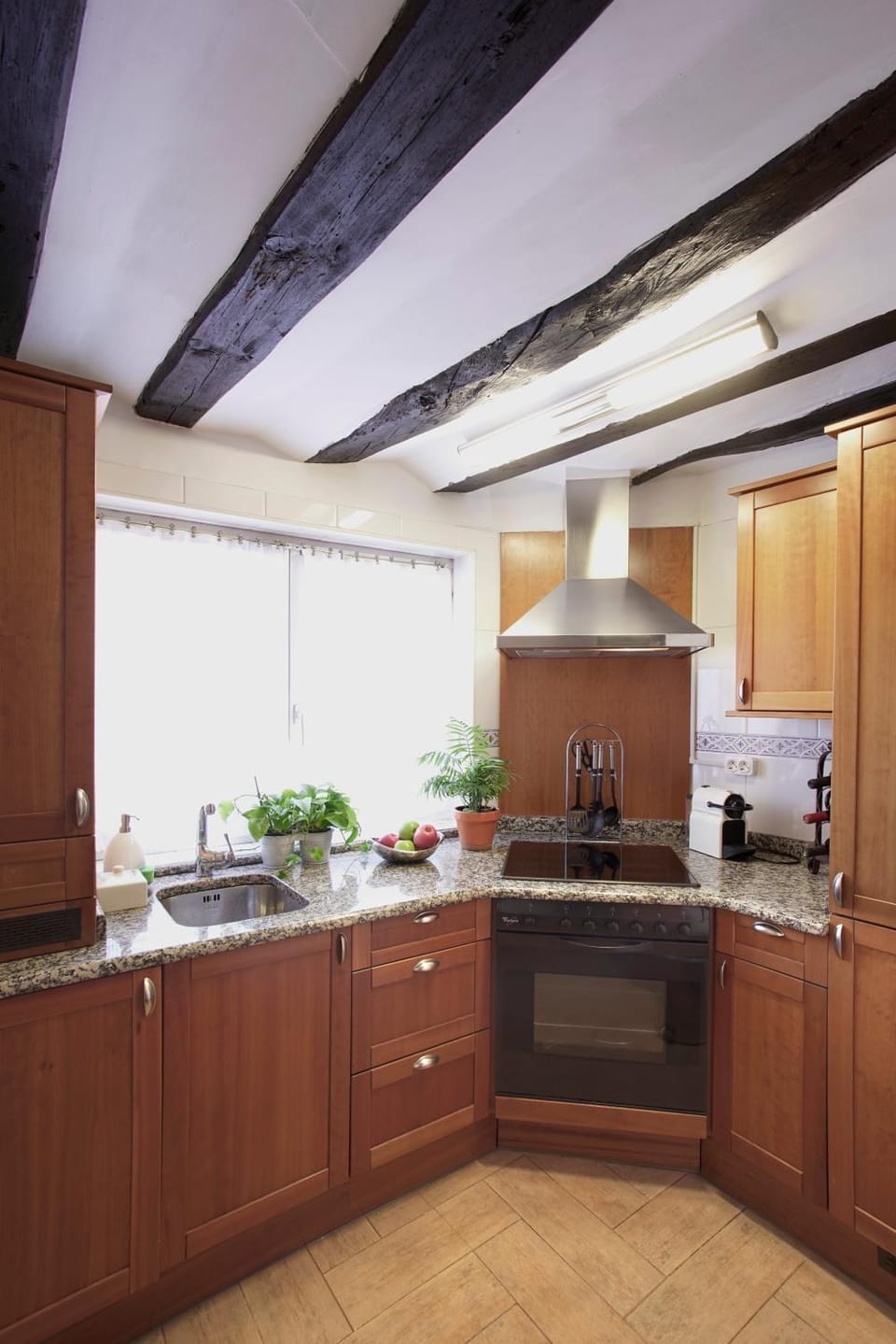 Off site, Coffee/tea facilities, Kitchen or kitchenette