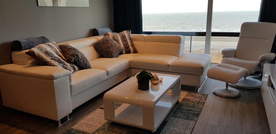 Living room, Sea view