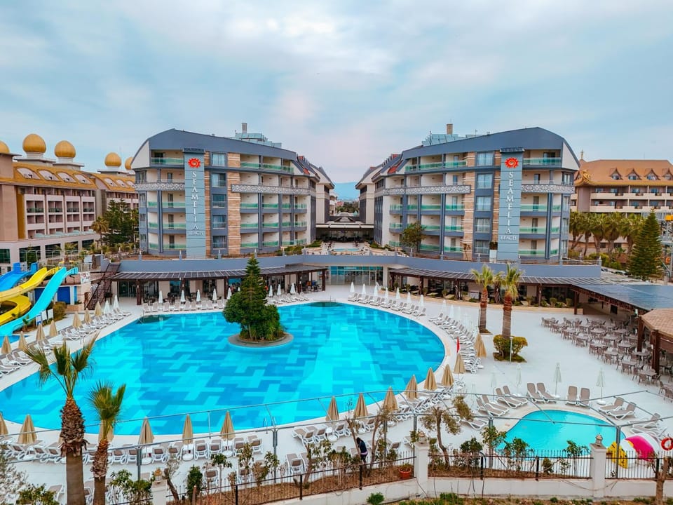 Property building, Swimming pool