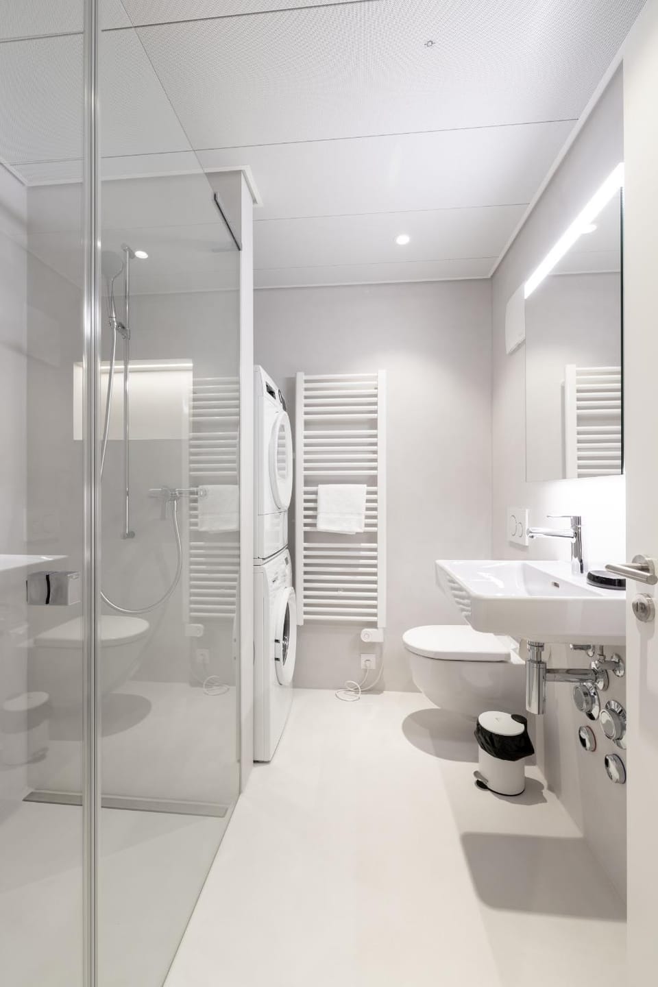 Shower, Toilet, Bathroom, towels