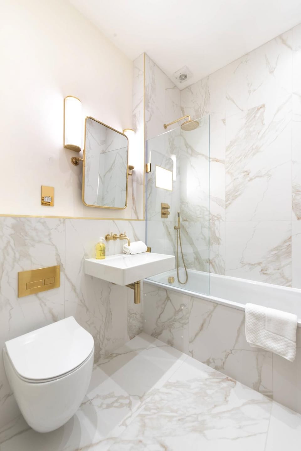 Shower, Toilet, Bathroom, Bath, towels