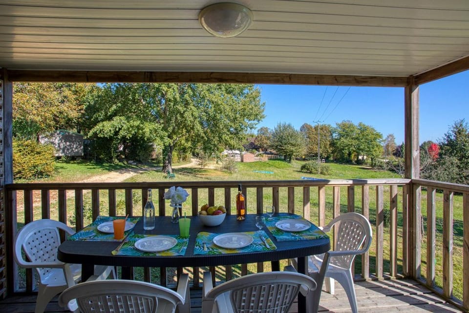 Camping Brin d'Amour Campground/ 
RV Resort in Le Bugue