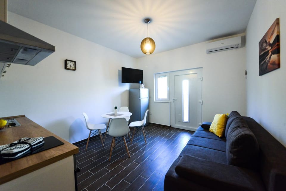 Kitchen or kitchenette, Living room, Dining area