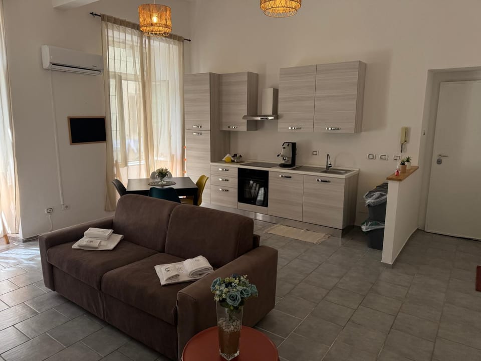 Kitchen or kitchenette, Living room, stove