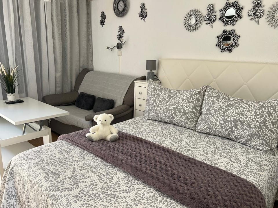 Living room, Bedroom