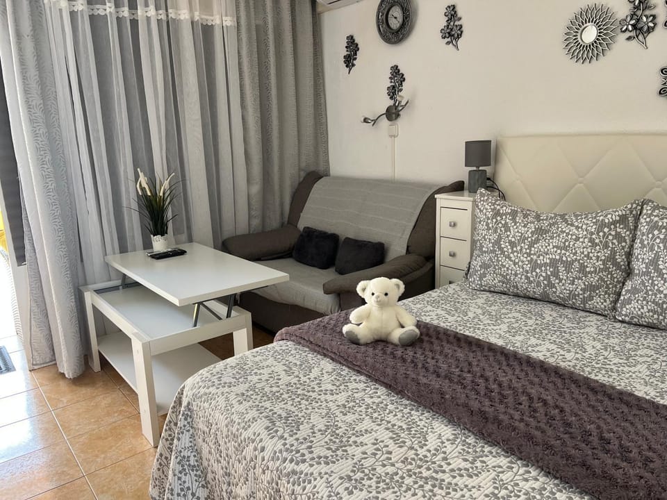 Living room, Bedroom