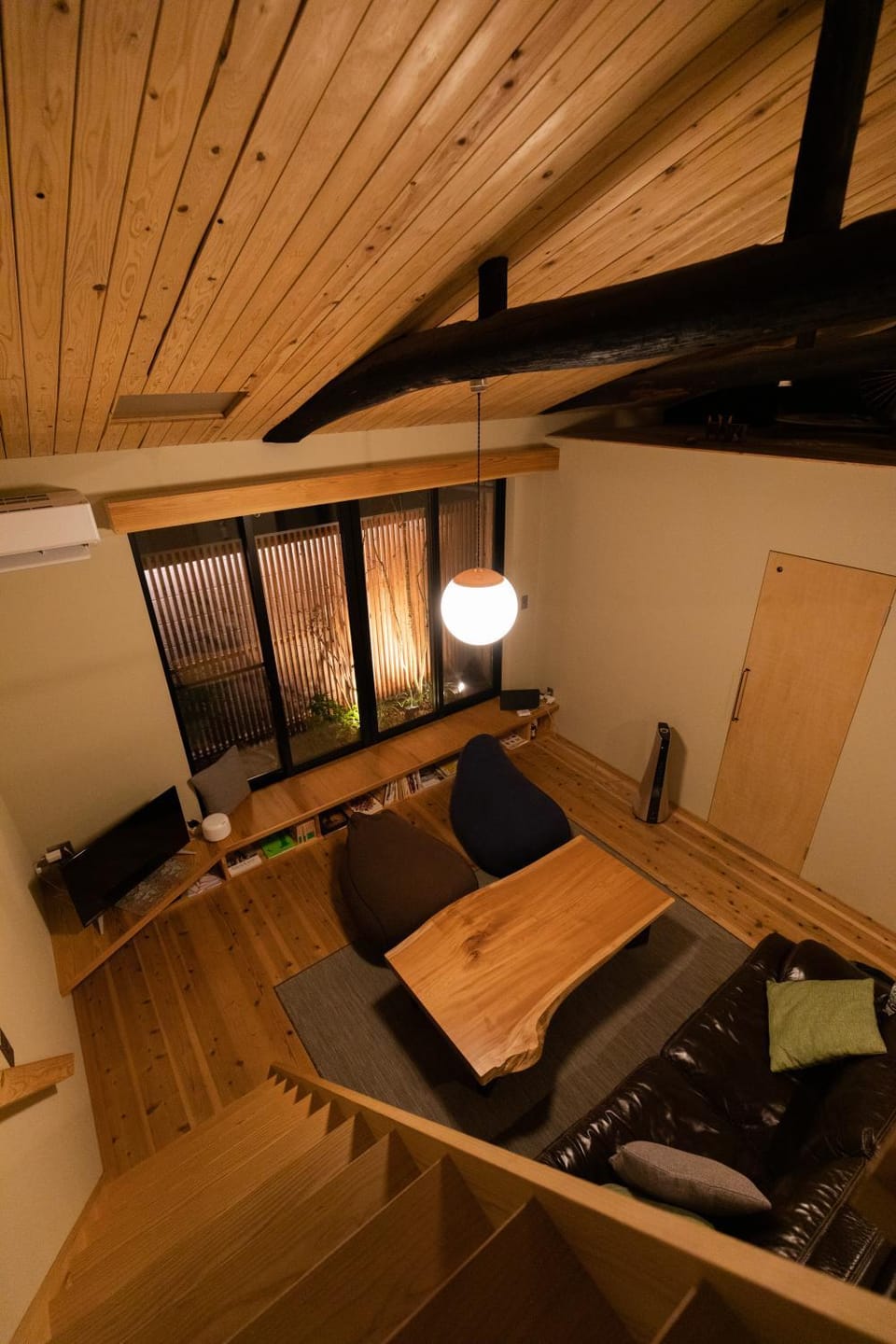 Living room, Photo of the whole room, Seating area, Dining area