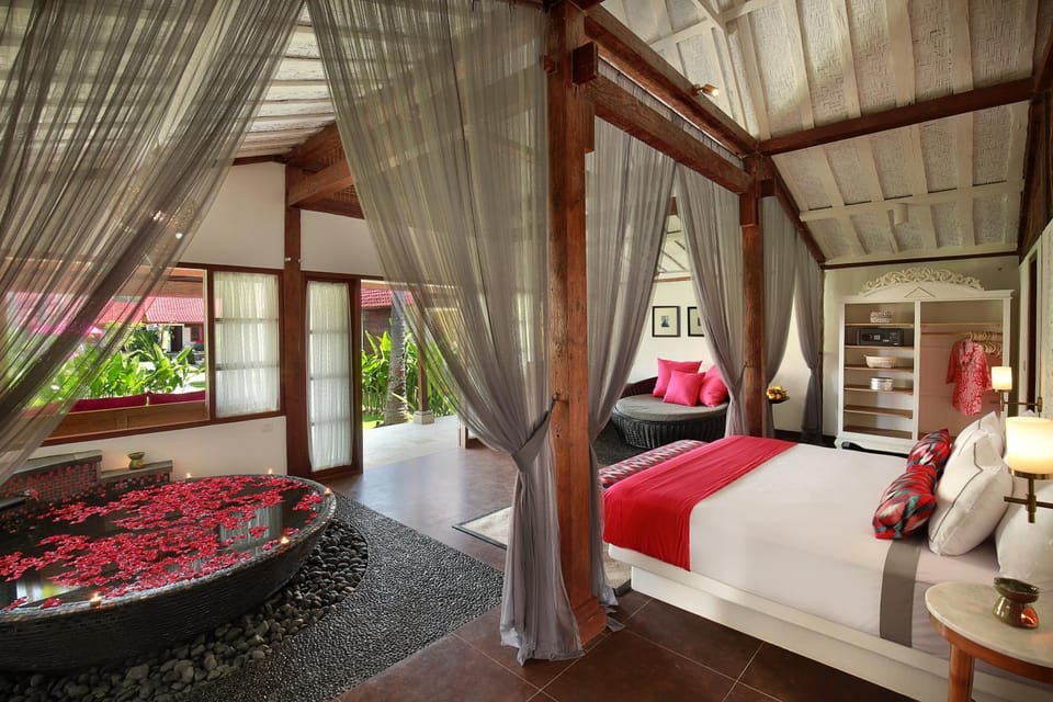 Hot Tub, Bedroom