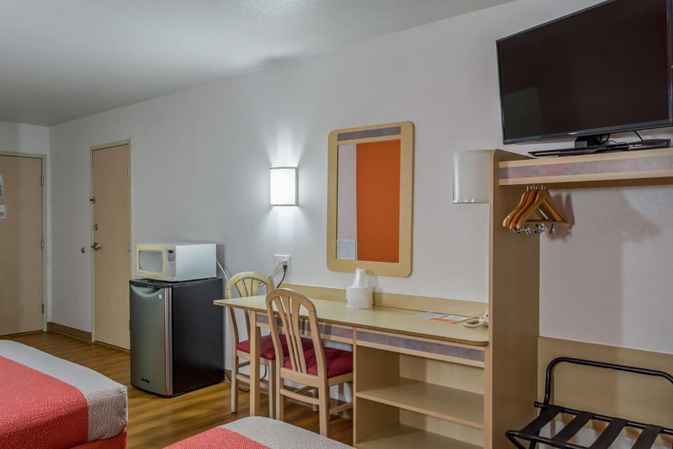 TV and multimedia, Bedroom, On site