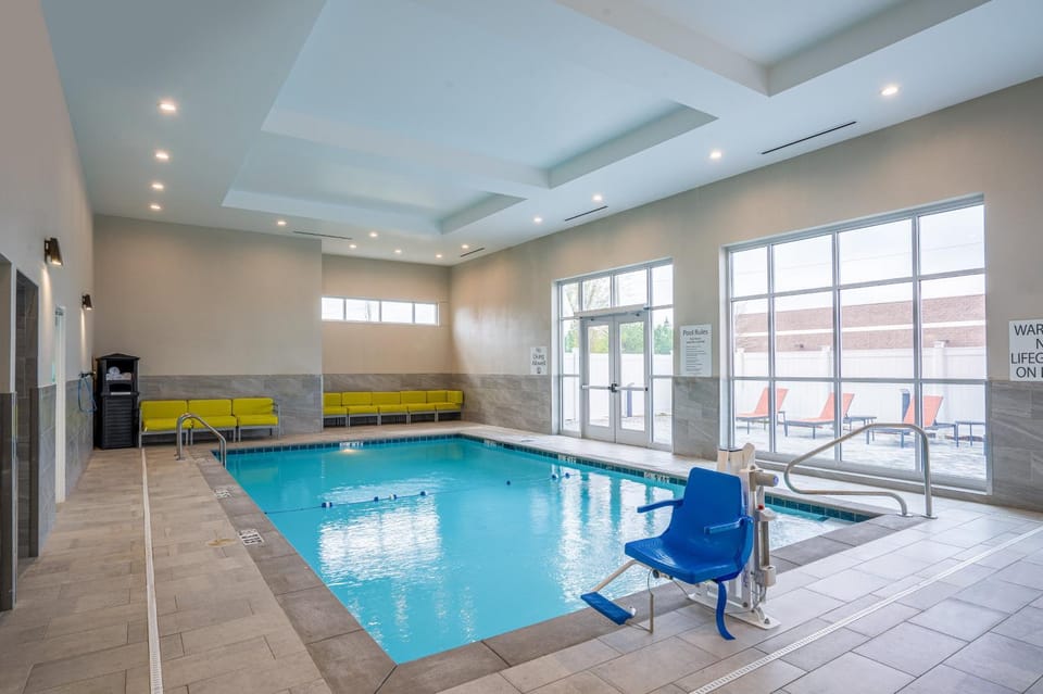 Swimming pool, Swimming pool