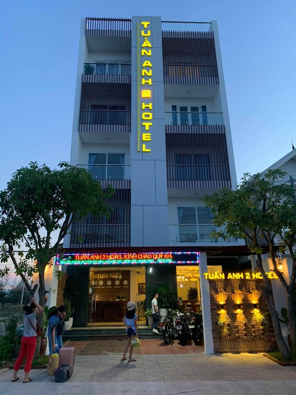 Facade/entrance