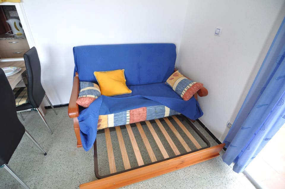 Bed, Living room