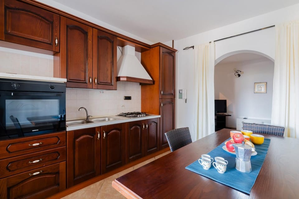Property building, Kitchen or kitchenette, Living room