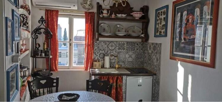 Vintage House for rent 60m from Sea Apartment in Baška Voda