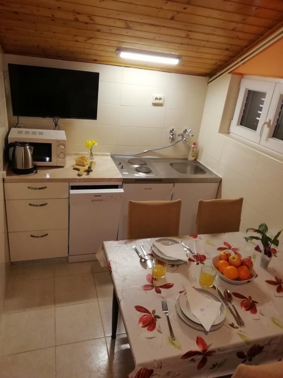Kitchen or kitchenette