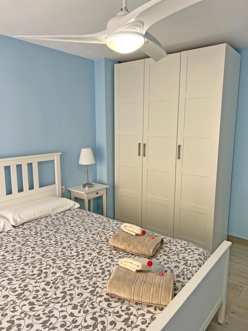 Bed, Photo of the whole room, Bedroom, wardrobe