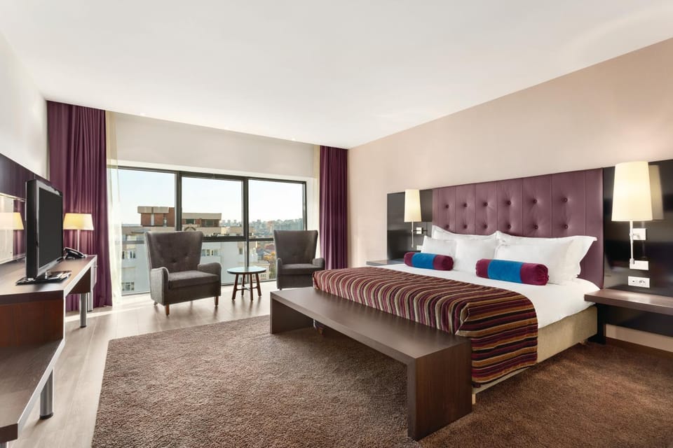 Day, Photo of the whole room, Photo of the whole room