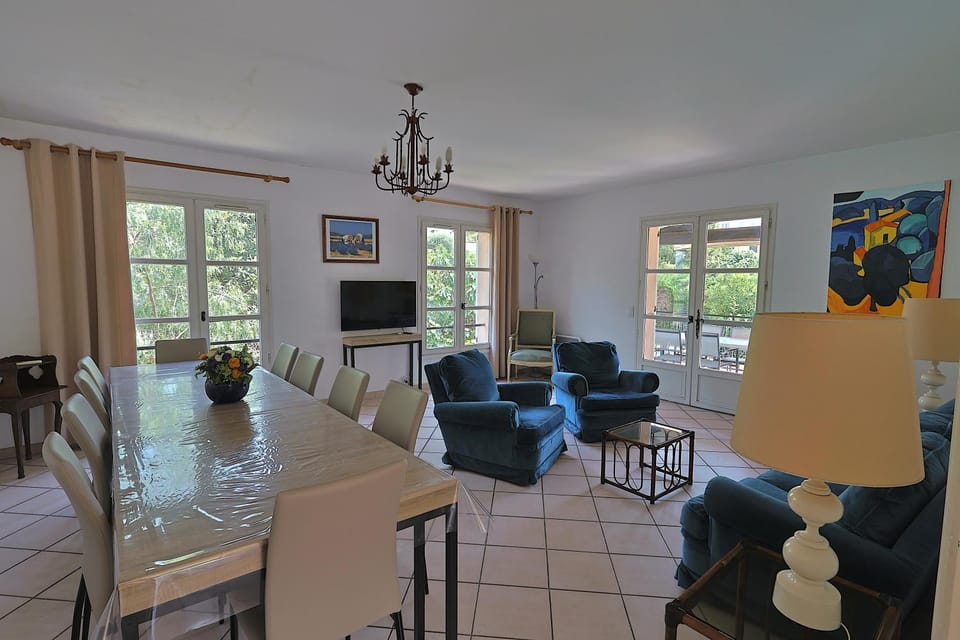 Villa climatisée de 195 m2 avec piscine privée House in French Riviera