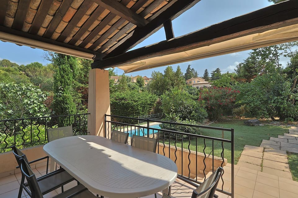 Villa climatisée de 195 m2 avec piscine privée House in French Riviera