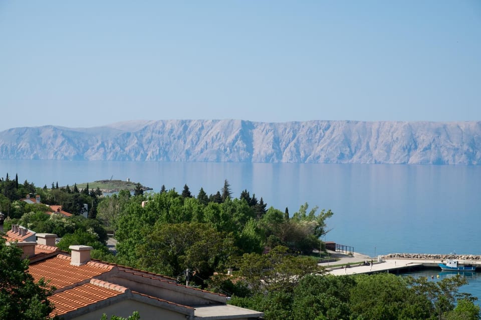 Nearby landmark, Day, Natural landscape, Mountain view, Sea view