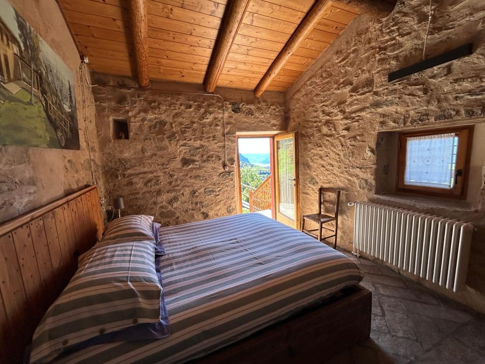Chalet Tre Santelle Bed and Breakfast in Province of Brescia