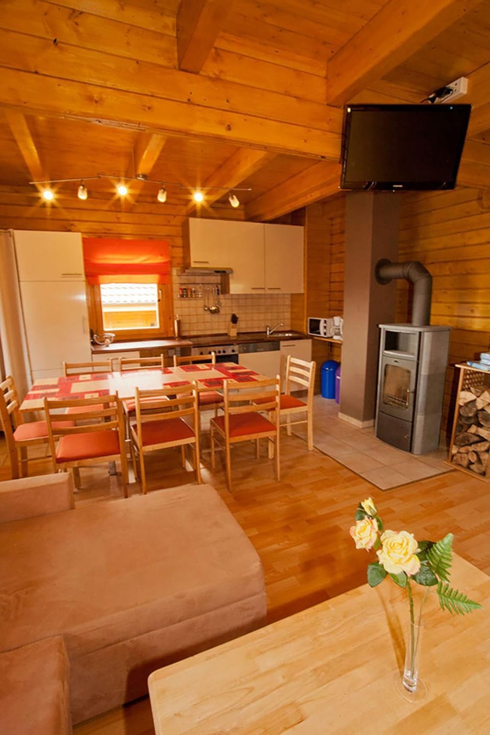 Communal lounge/ TV room, Dining area, Communal kitchen