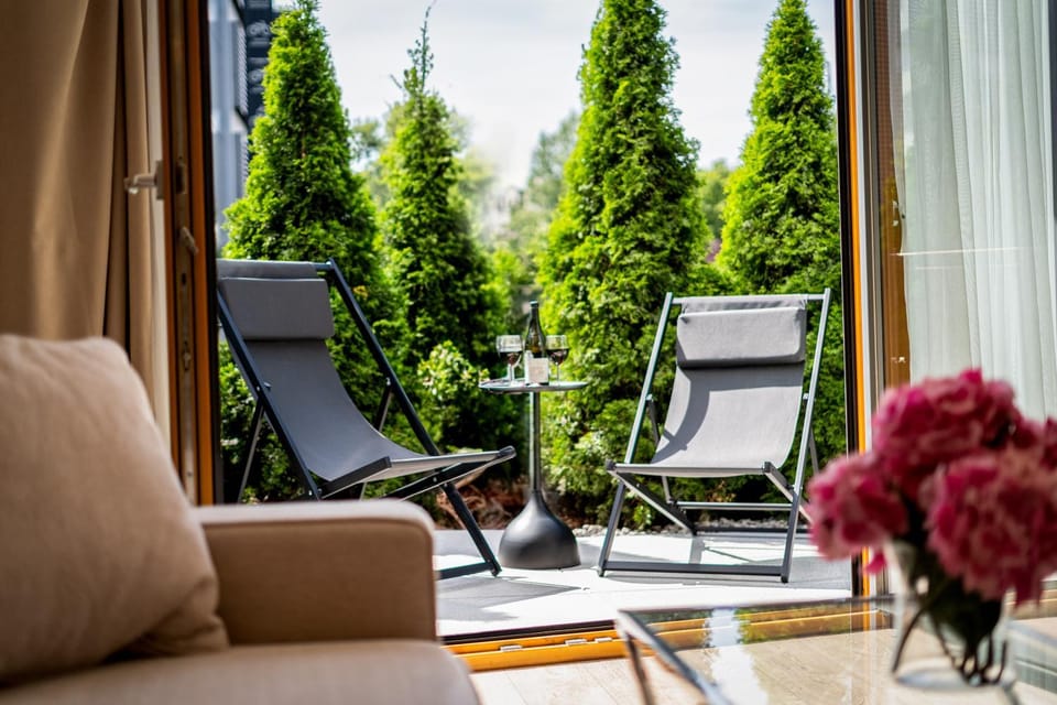 Patio, Spring, Day, Garden, Garden view, sunbed