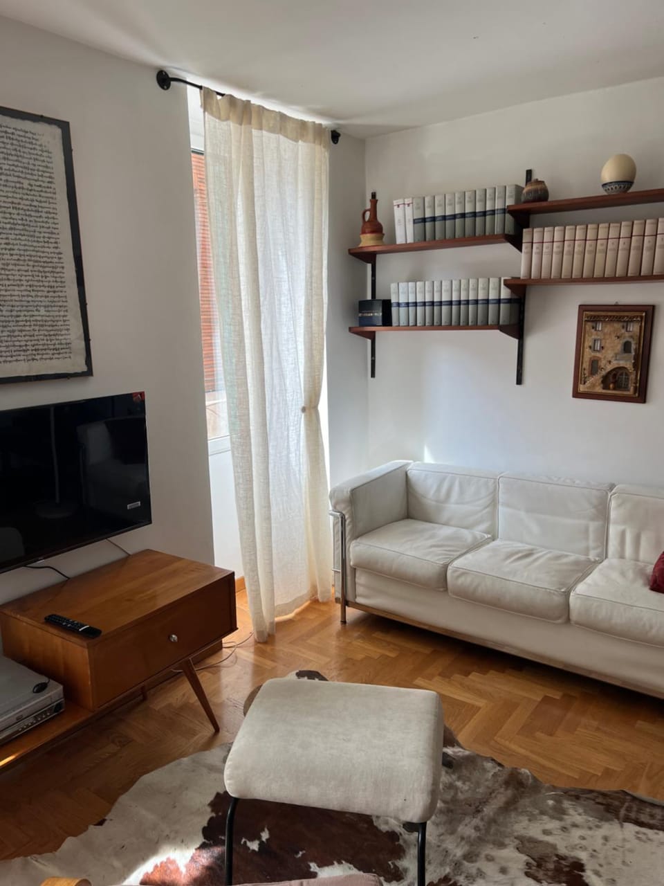 Communal lounge/ TV room