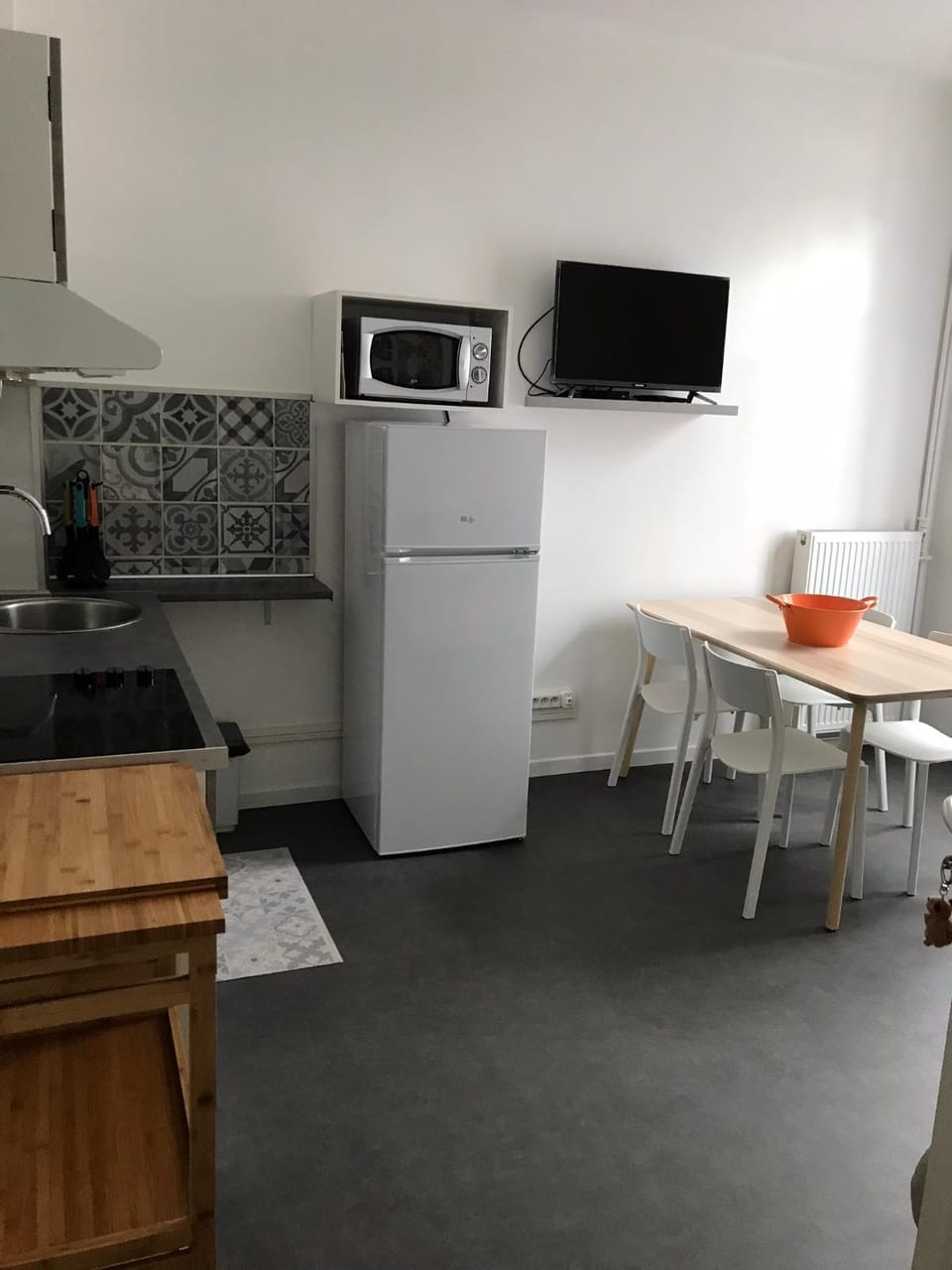 TV and multimedia, Kitchen or kitchenette, Dining area
