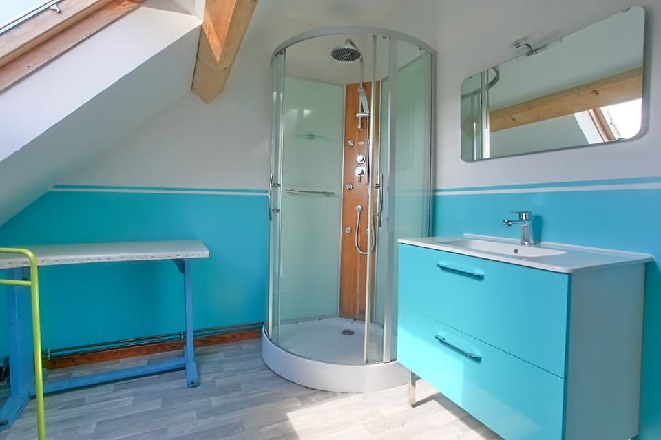 Shower, Toilet, Bathroom