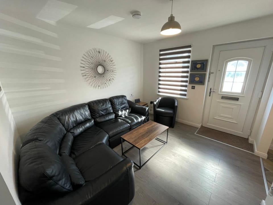 Foxglove Apartment, Relaxing 2-Bedroom 2-Storey Holiday Home Close to City Centre & Ness Islands House in Inverness