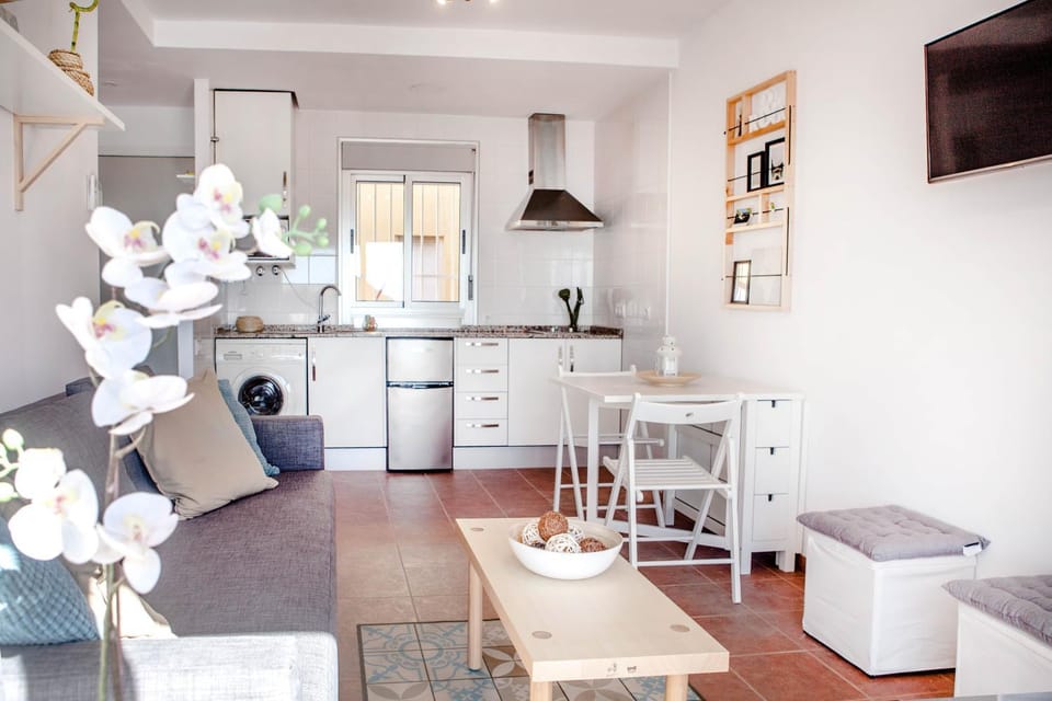 Kitchen or kitchenette, Living room, Dining area