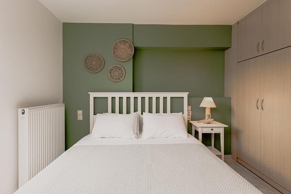 Bed, wardrobe