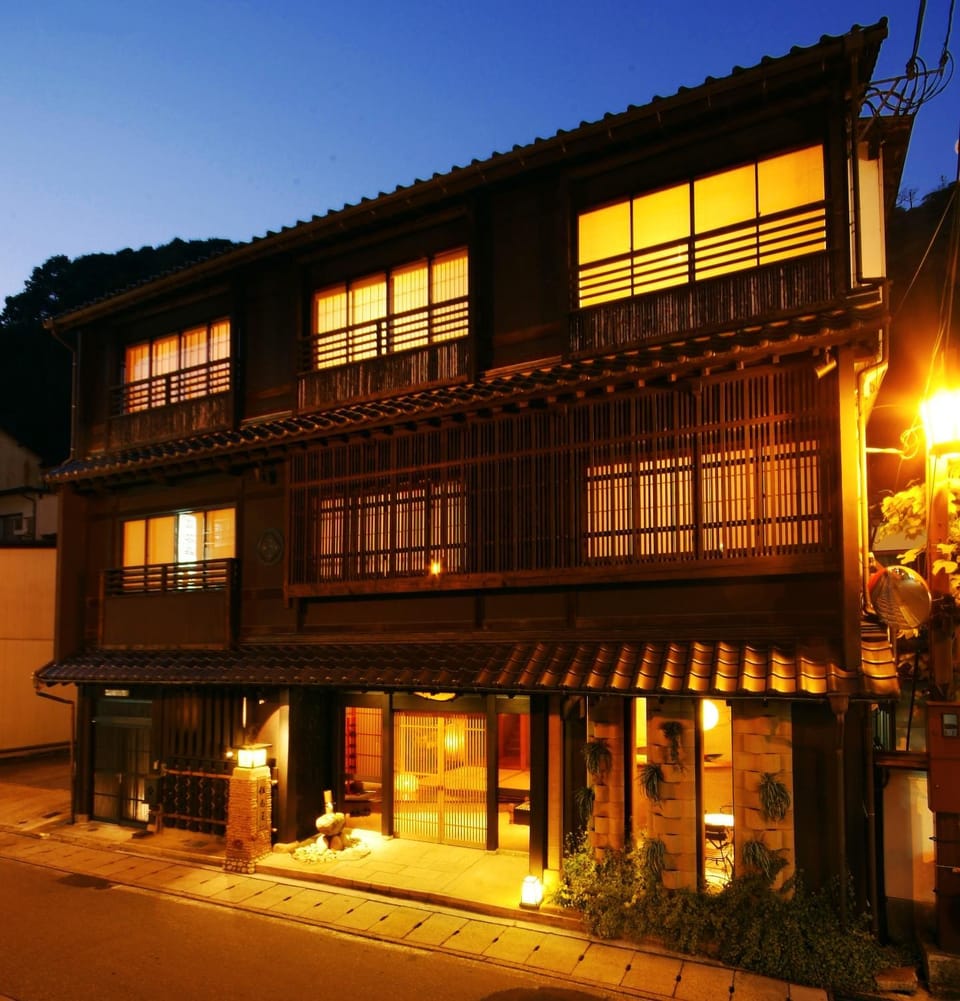 Facade/entrance, Facade/entrance