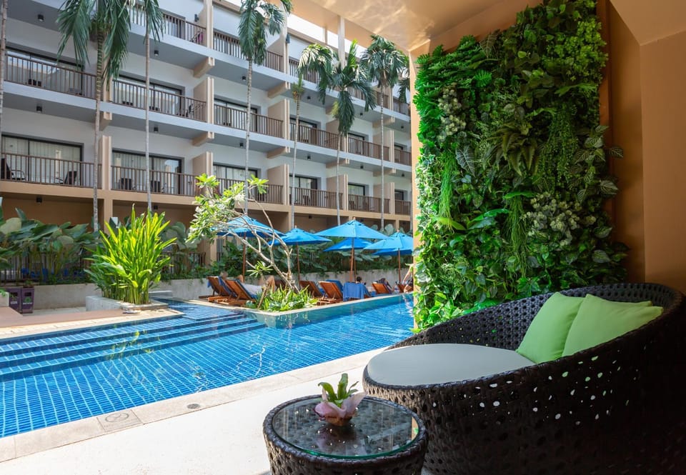 Balcony/Terrace, Swimming pool