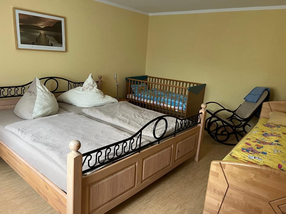 Bed, Bedroom, cot