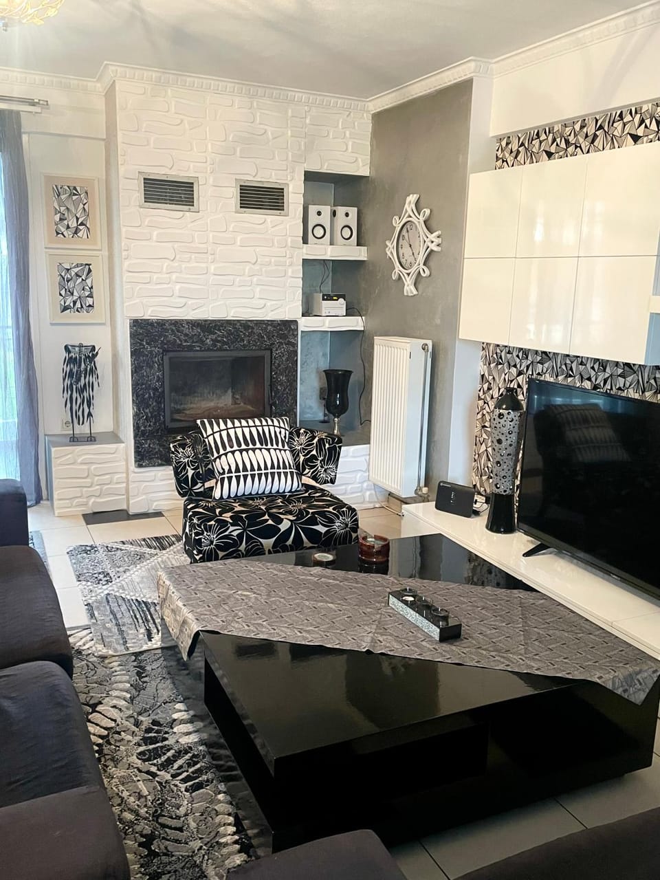 Living room, Seating area, fireplace