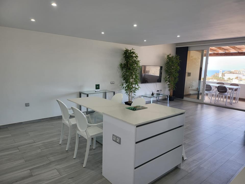 TV and multimedia, Dining area