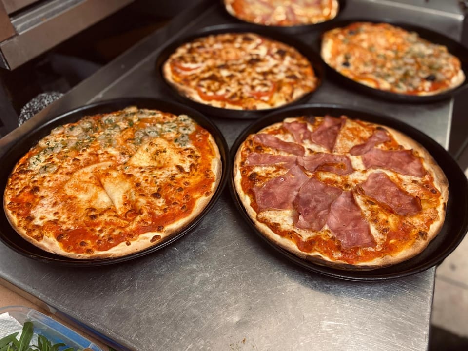 Food and drinks, Food