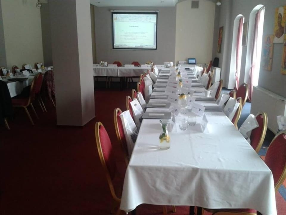 Meeting/conference room