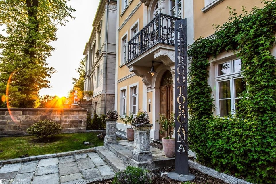Property building, Facade/entrance, Sunset