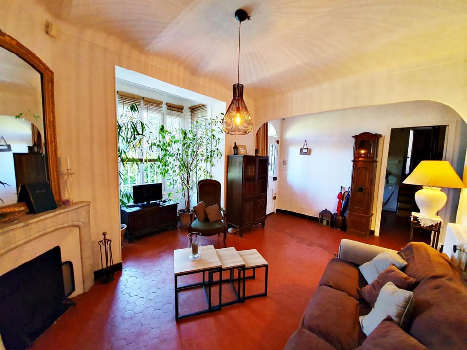 Communal lounge/ TV room, Living room, Seating area